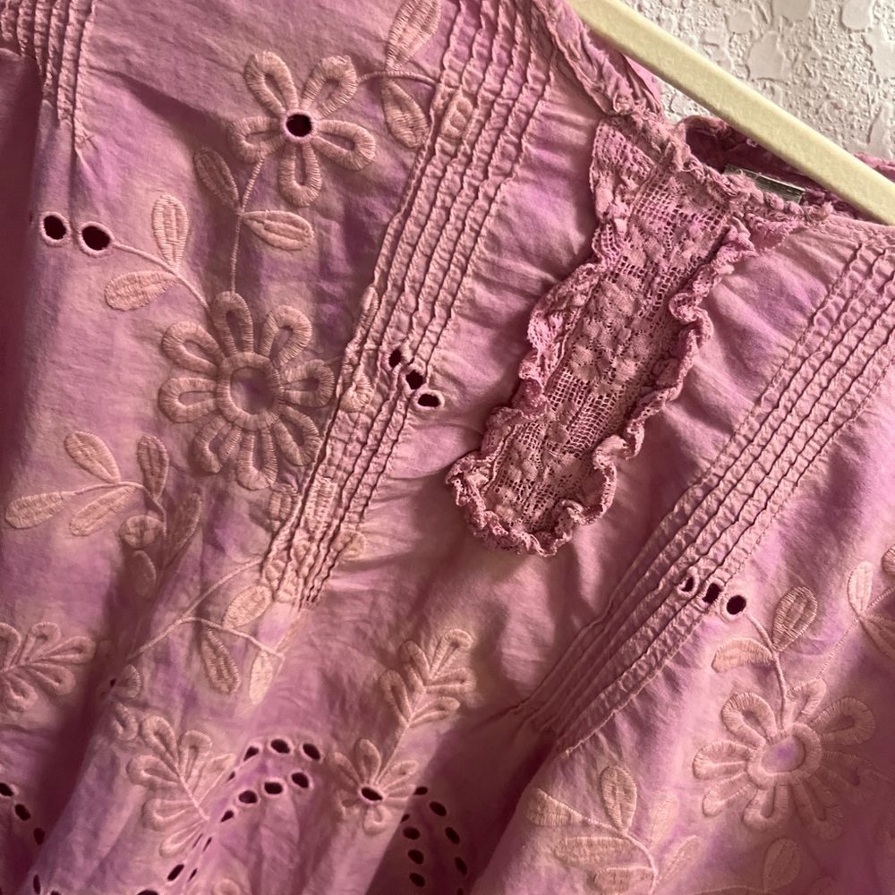 Magnolia Pearl Eyelet Wennie Blouse - Picture 3 of 9